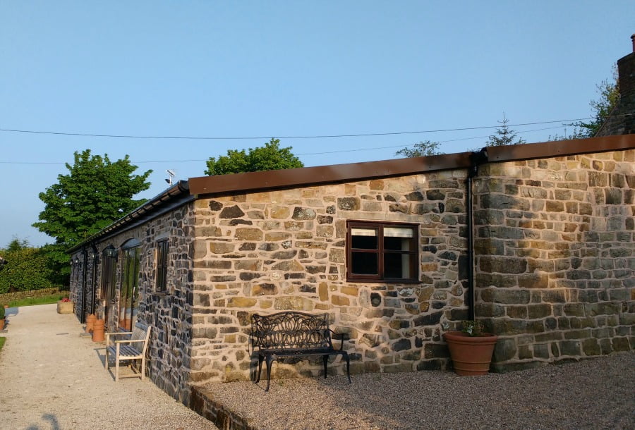 Upper Greenhills Farm - family friendly cottage in the Peak District