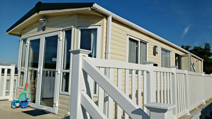 A luxury caravan at Whitecliff Bay