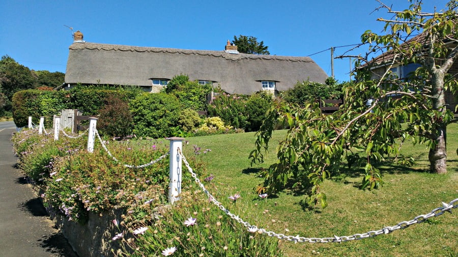 Cottage with a thatched roof on the Isle of Wight