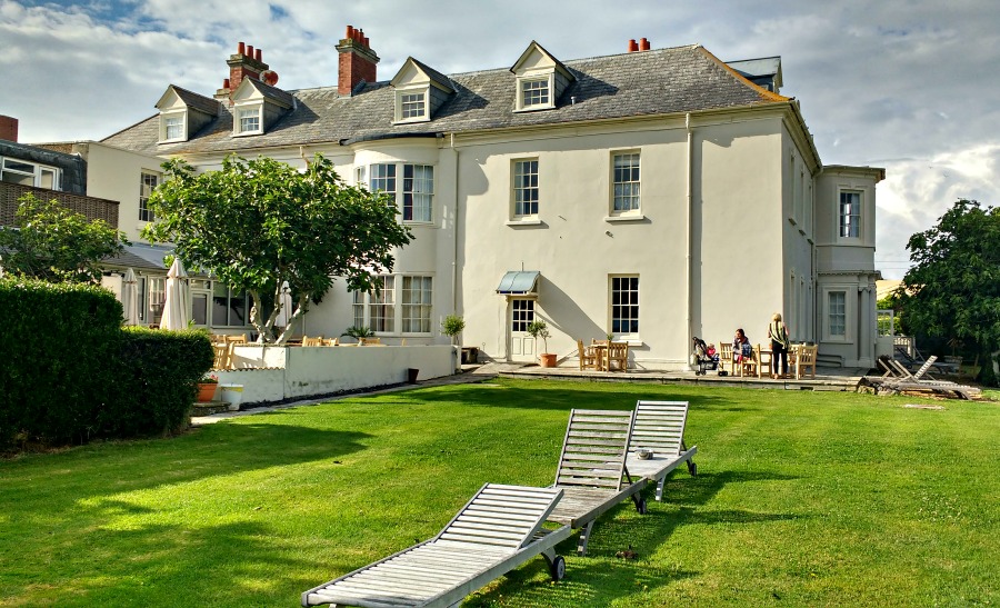 Moonfleet Manor