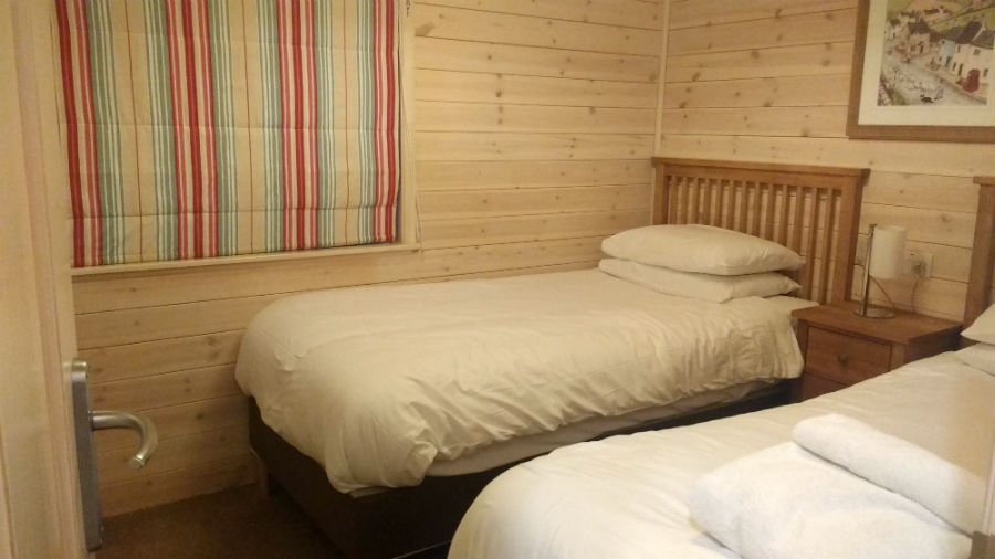 Twin bedroom at Sandybrook Country Park