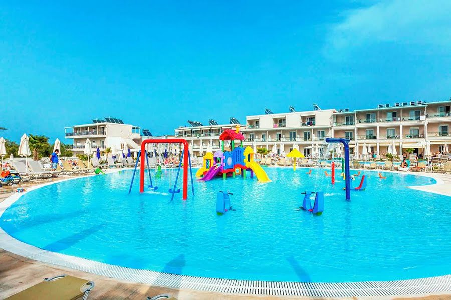 baby and toddler friendly hotel in halkidiki