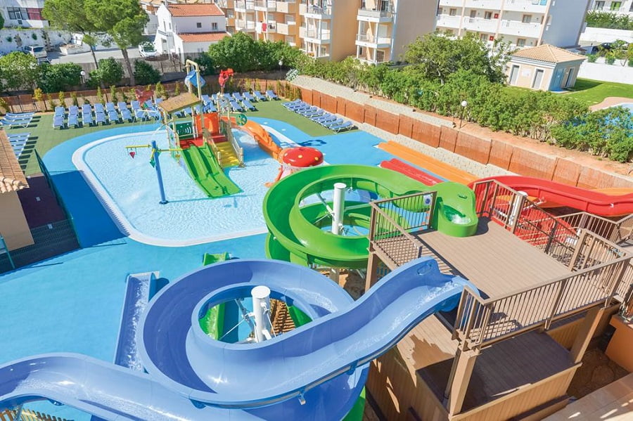 baby and toddler friendly hotel with a splash park in portugal