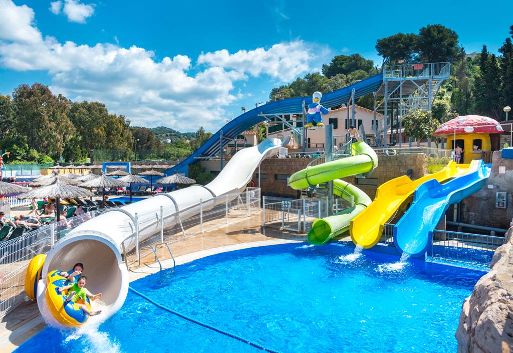 baby and toddler friendly hotel with a splash park