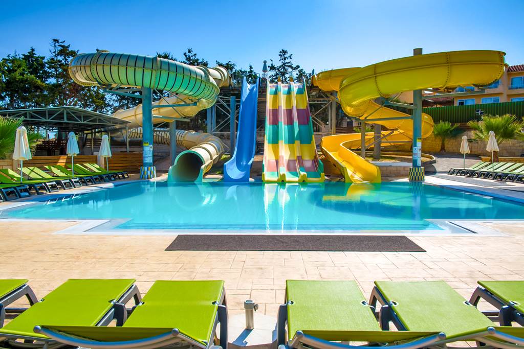 baby and toddler friendly hotel with a splash park