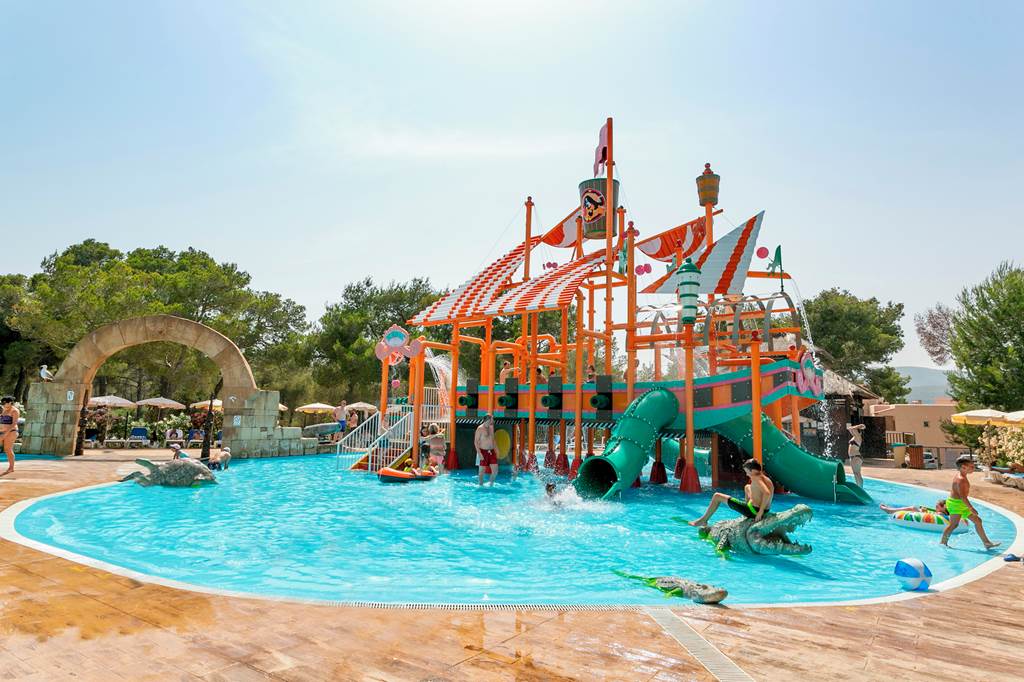 baby and toddler friendly hotel with a splash park