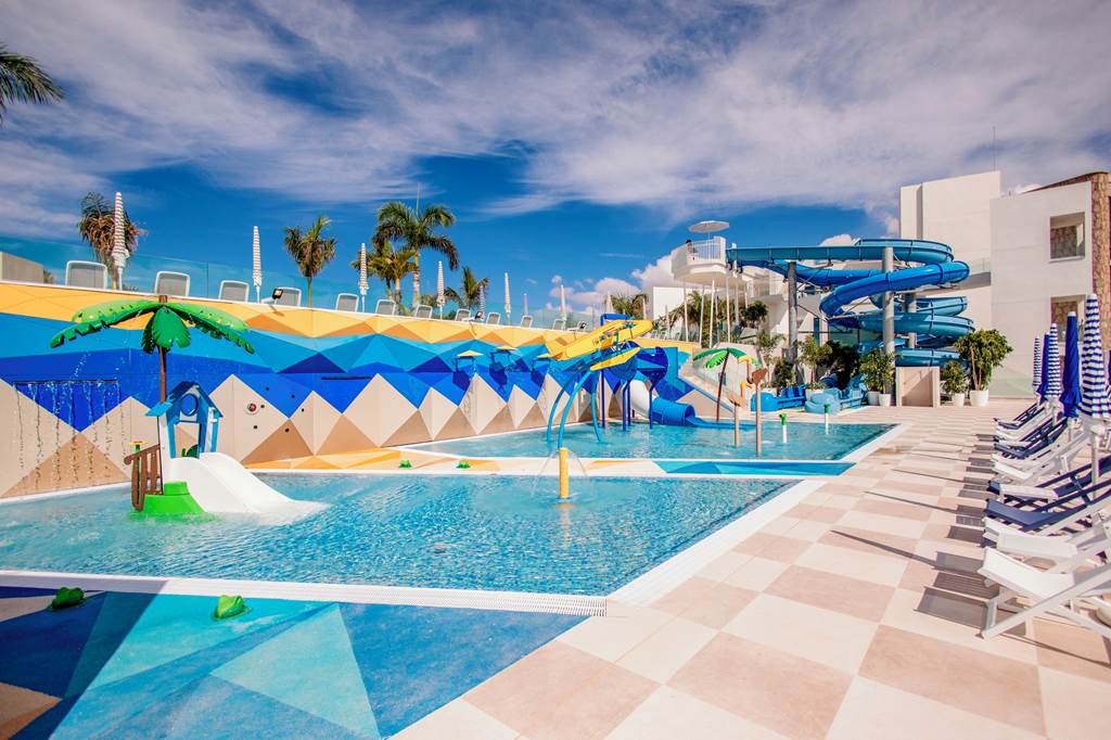 toddler friendly hotel with a waterpark