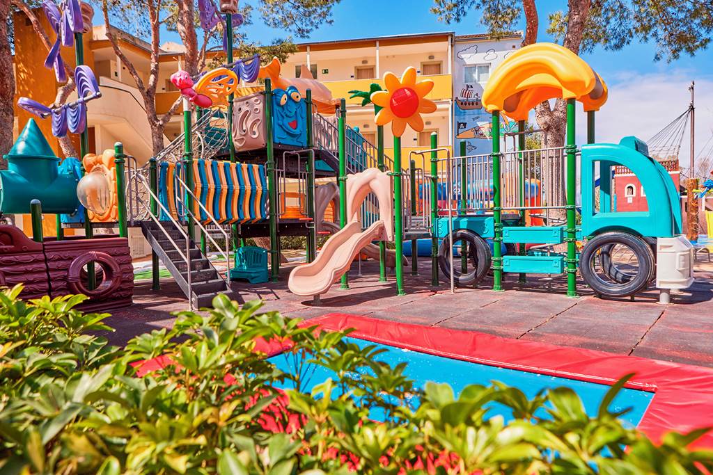 baby and toddler friendly hotel with a splash park