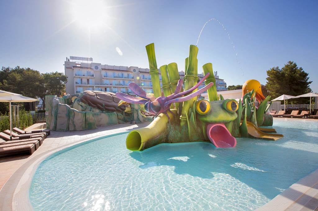 baby and toddler friendly hotel with a splash park