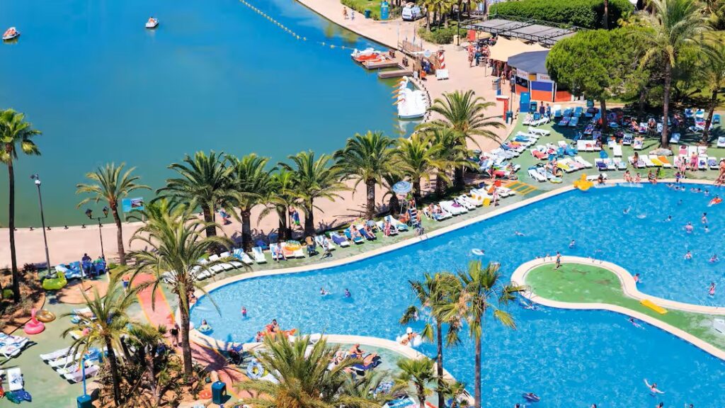 hotel with waterpark