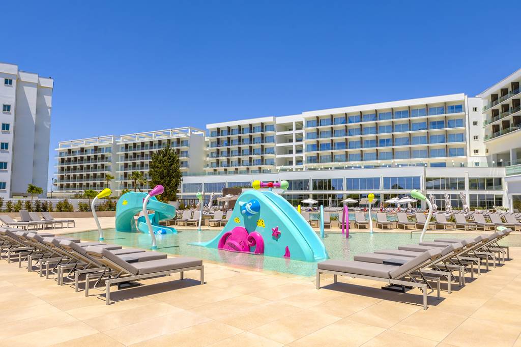 hotel for toddlers in cyprus