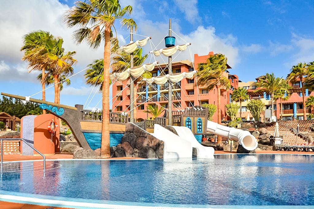 baby and toddler friendly hotel in the canary islands