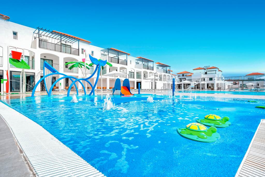 baby and toddler friendly hotel in the canary islands