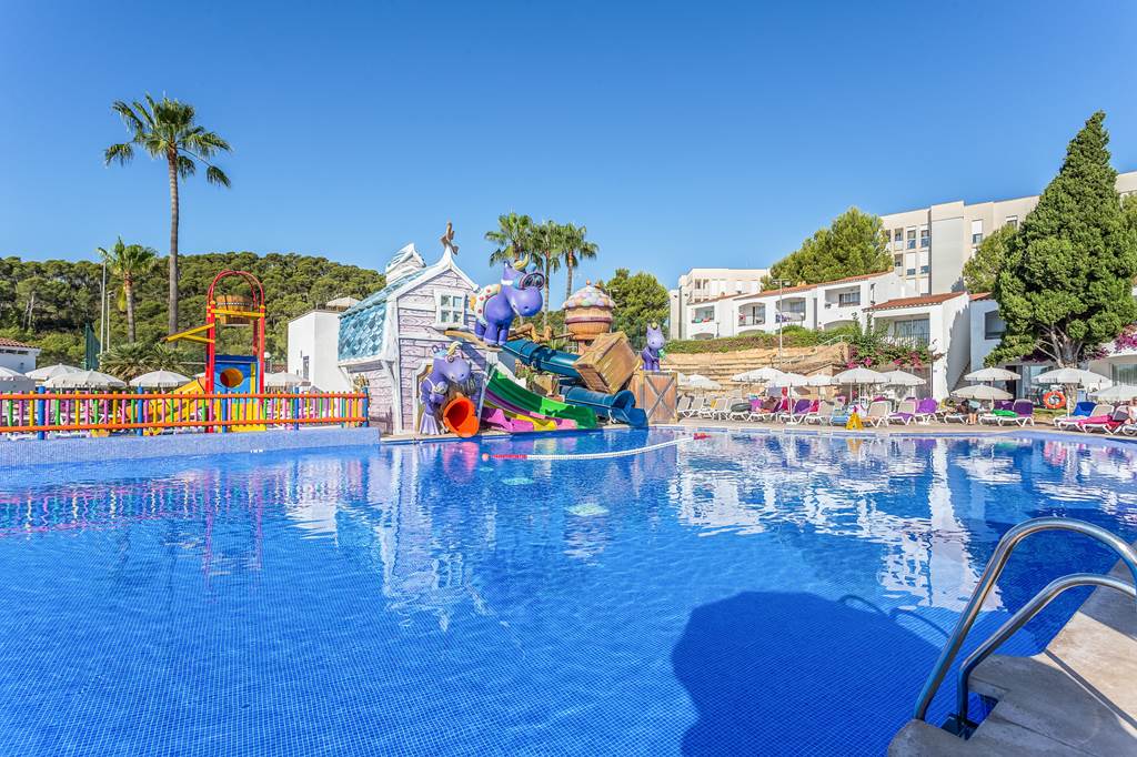 baby and toddler friendly hotel with family rooms