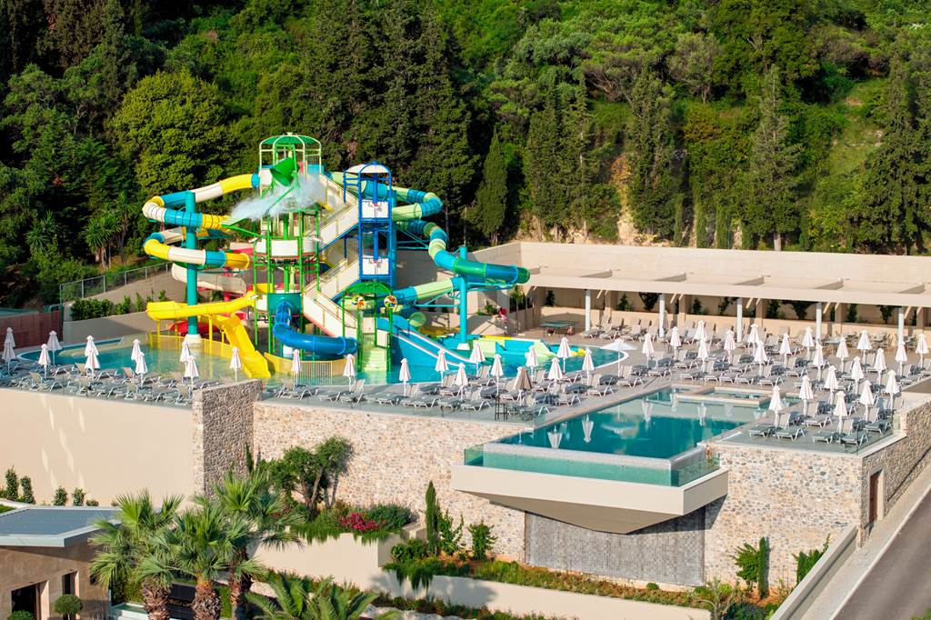 baby and toddler friendly hotel with a swim up room