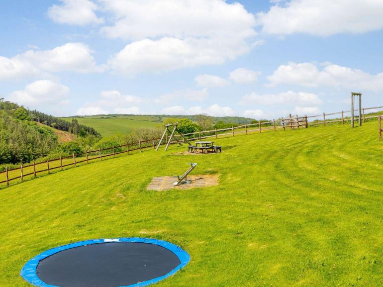 baby and toddler friendly cottage devon