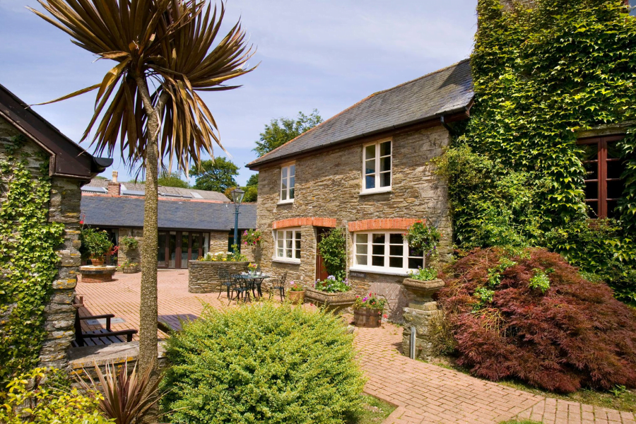 baby and toddler friendly cottage in devon with a swimming pool