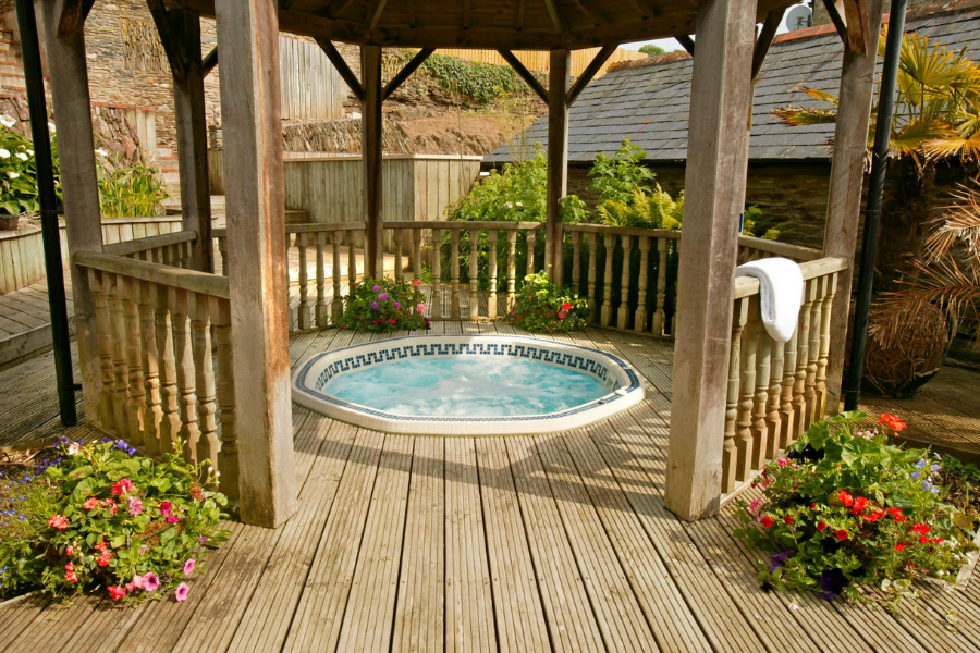 baby and toddler friendly cottage in devon with a swimming pool