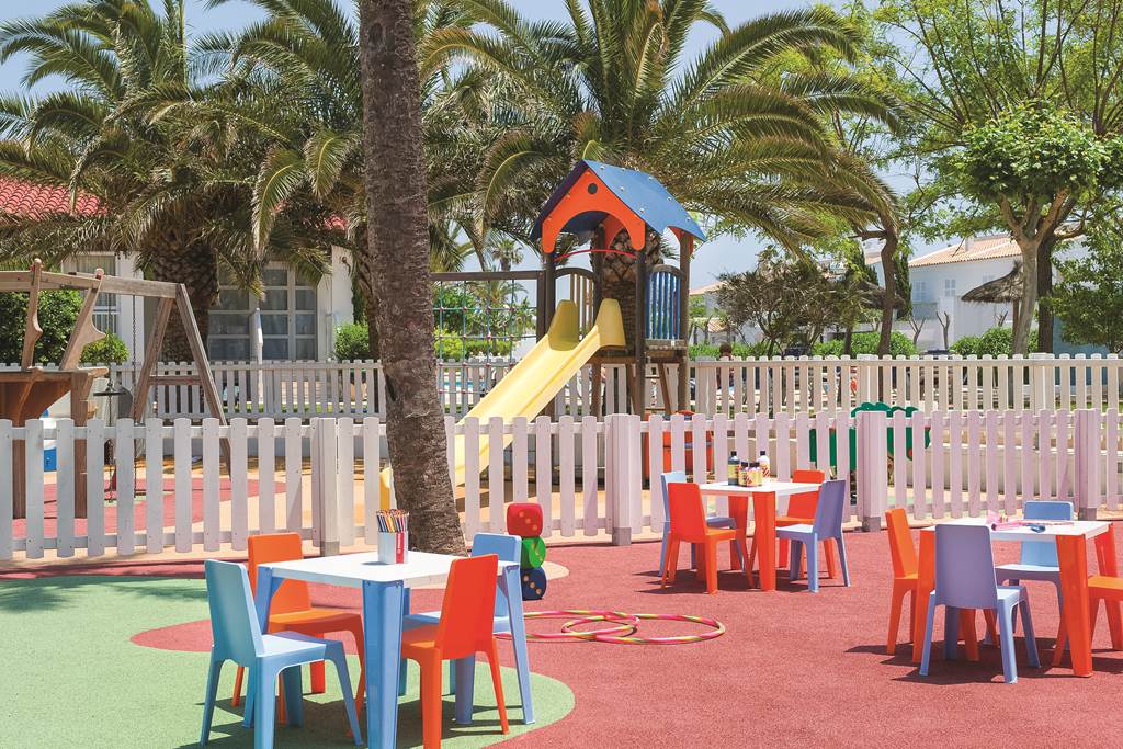 baby and toddler friendly hotel menorca