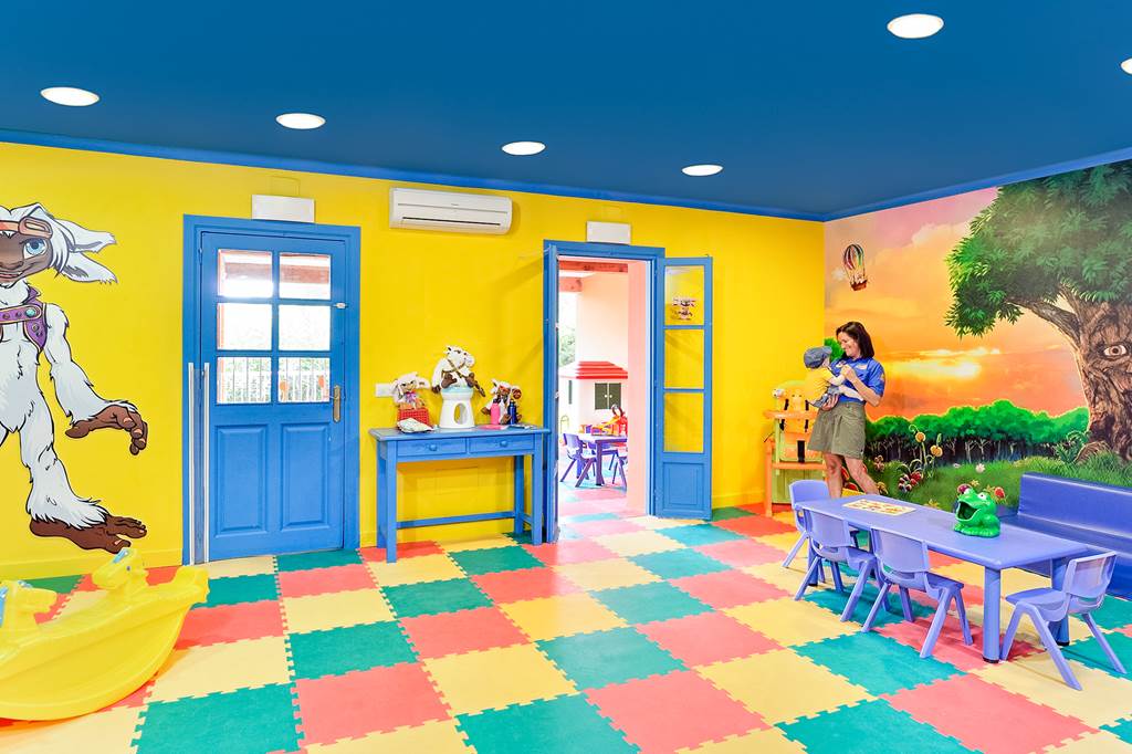 baby and toddler friendly hotel menorca