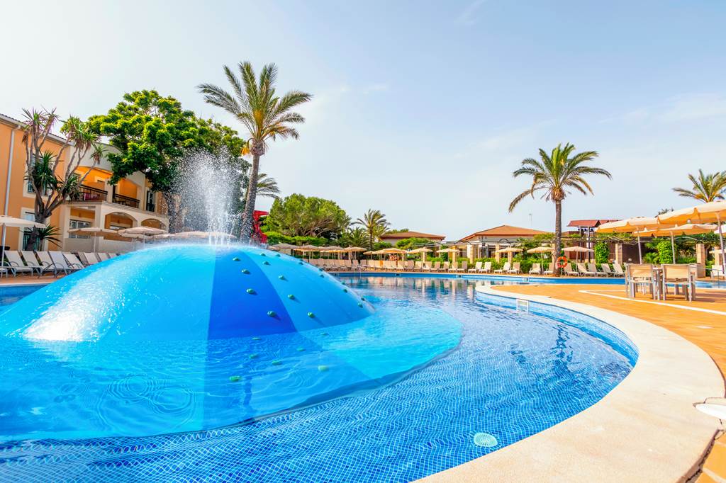 baby and toddler friendly hotel menorca