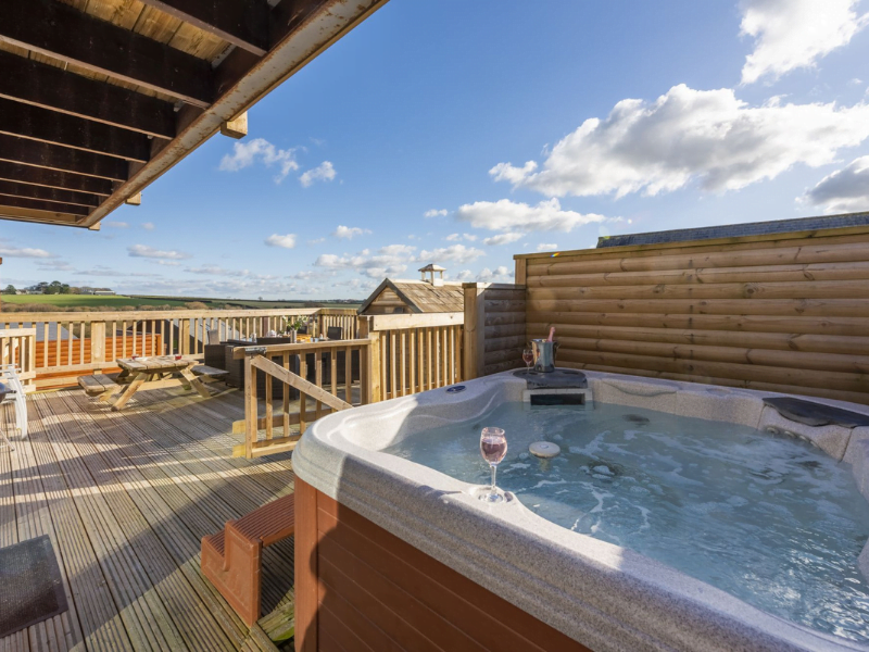 large baby and toddler friendly lodge in cornwall