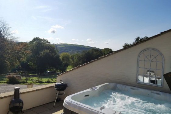 toddler friendly cottage with a hot tub cornwall