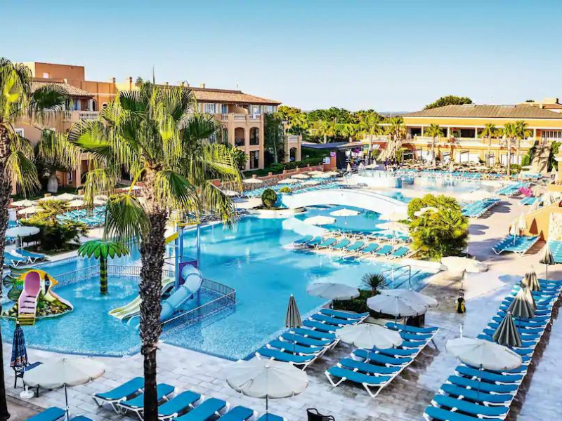 toddler friendly hotel in menorca with a splash park