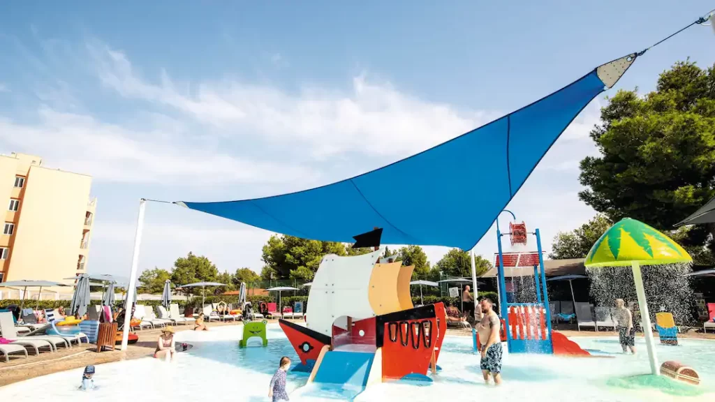 toddler friendly hotel in spain with a waterpark