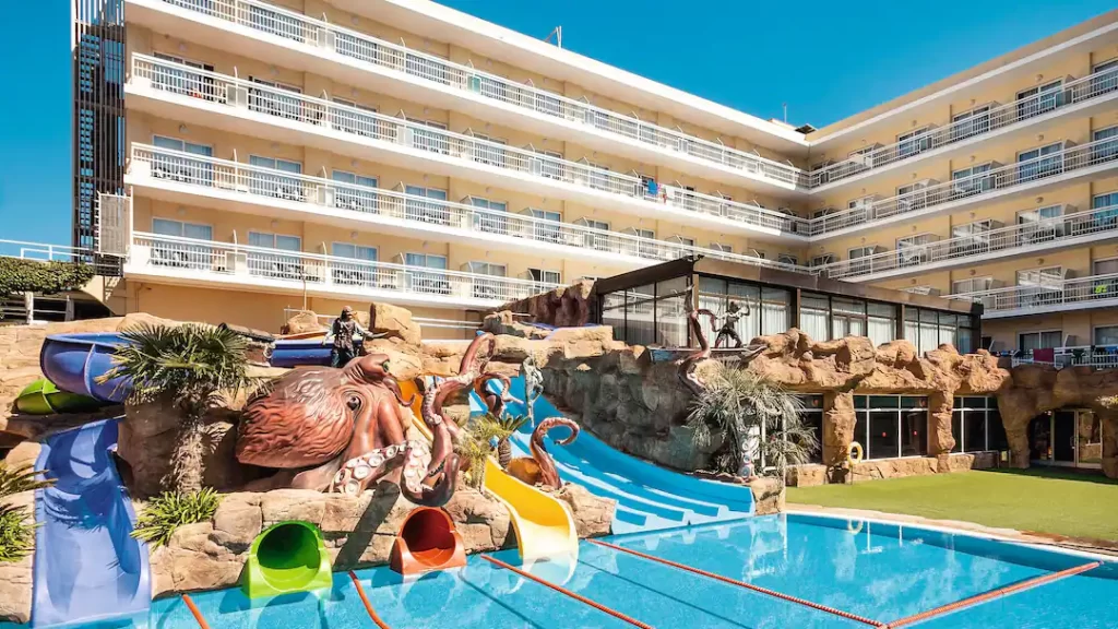 toddler friendly hotel in spain with a waterpark