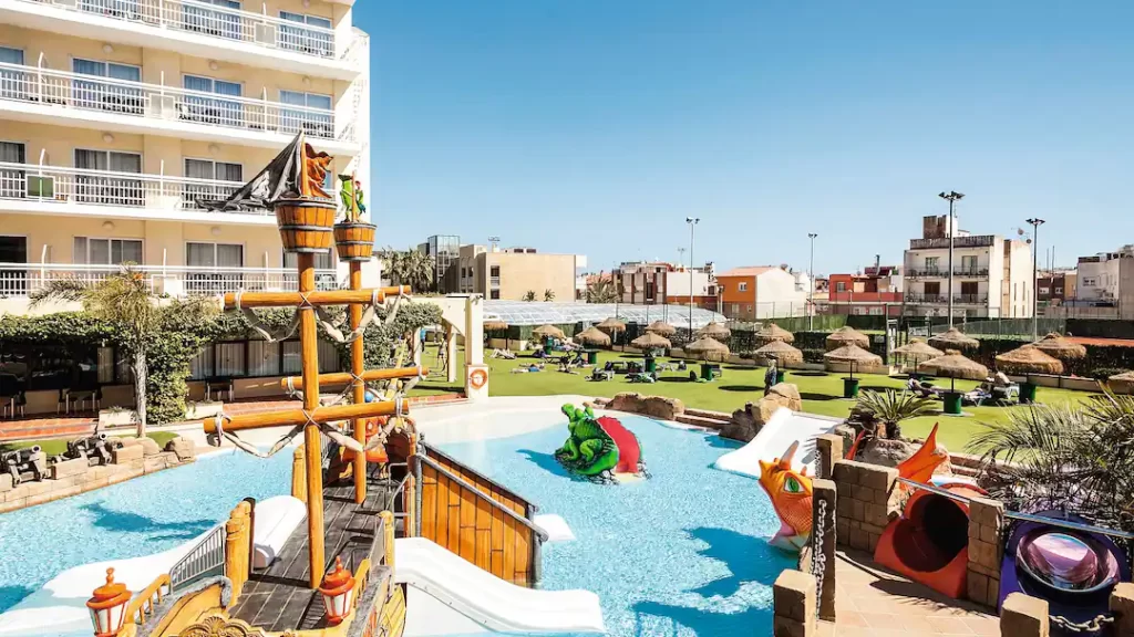 toddler friendly hotel in spain with a waterpark