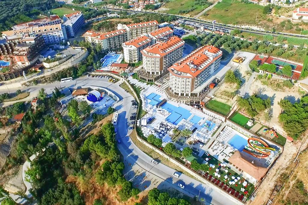 toddler friendly hotel turkey with waterslides