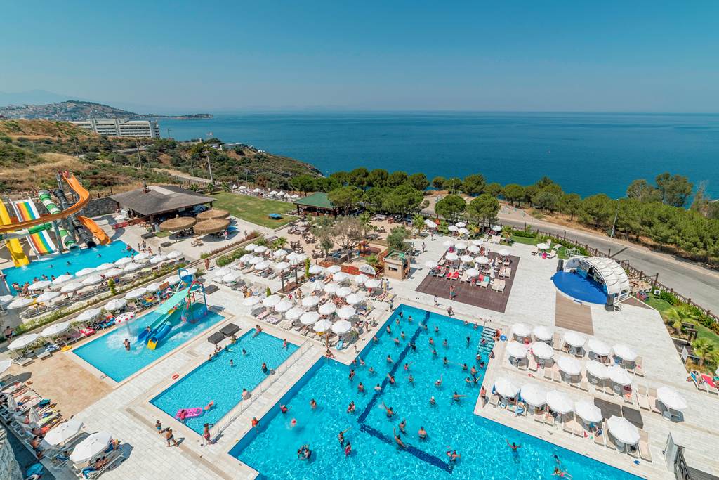 toddler friendly hotel turkey with waterslides