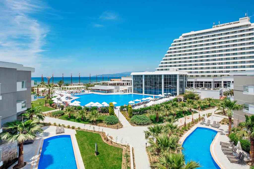 baby and toddler friendly hotel in turkey with a waterpark and splash park