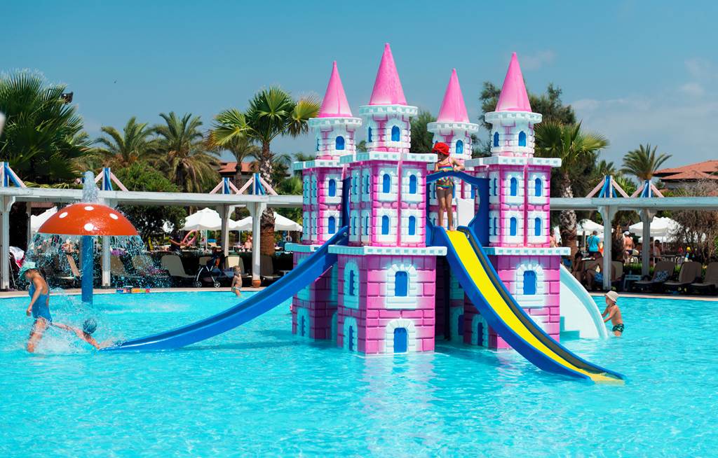 toddler friendly hotel in turkey with a waterpark