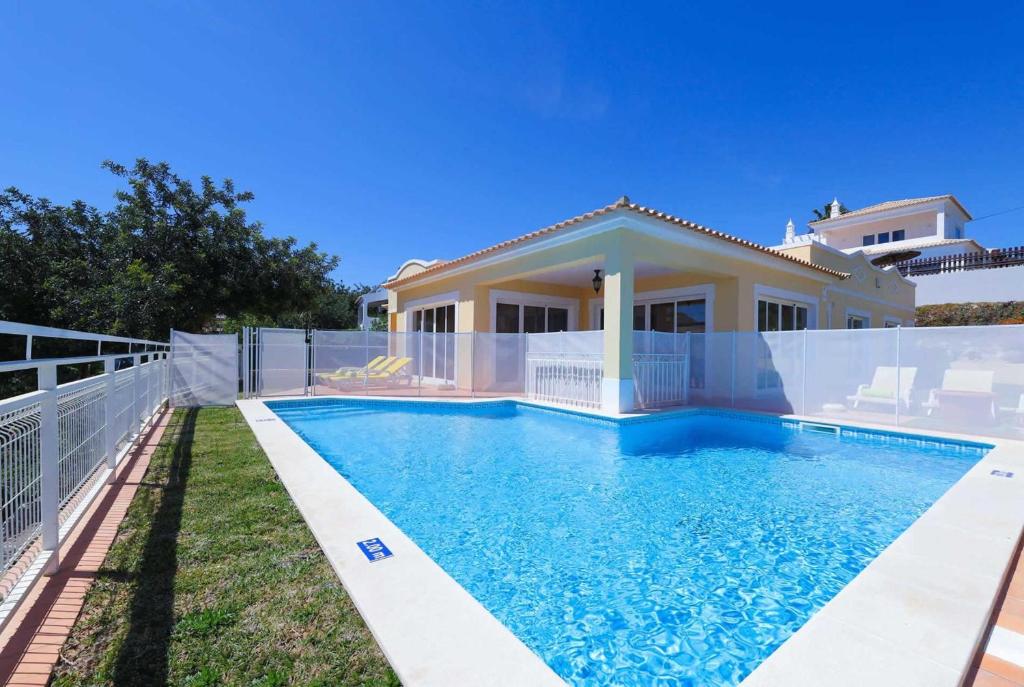 baby and toddler friendly villa portugal