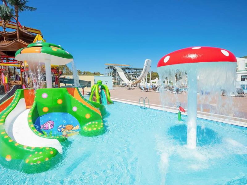 toddler friendly hotel in turkey with a splash park