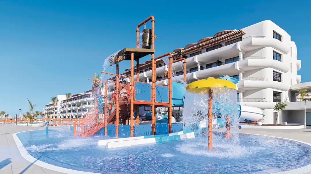 toddler friendly hotel in tenerife with a waterpark