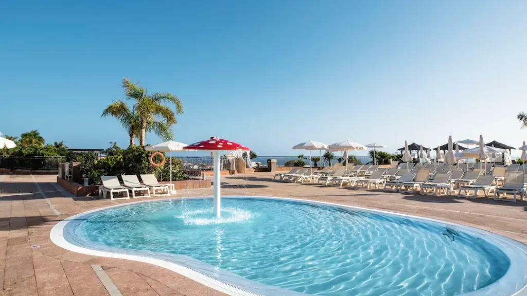 toddler friendly hotel in tenerife with a splash park