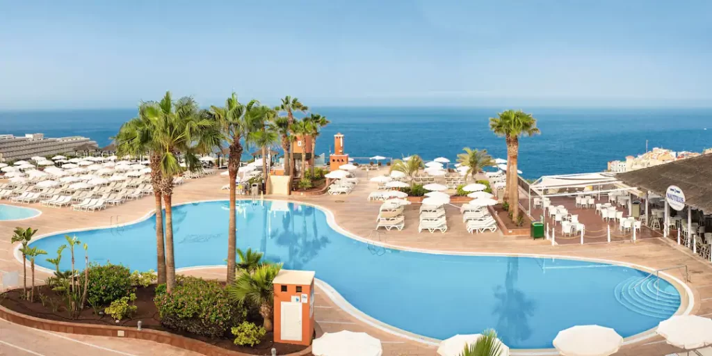 toddler friendly hotel in tenerife with a splash park