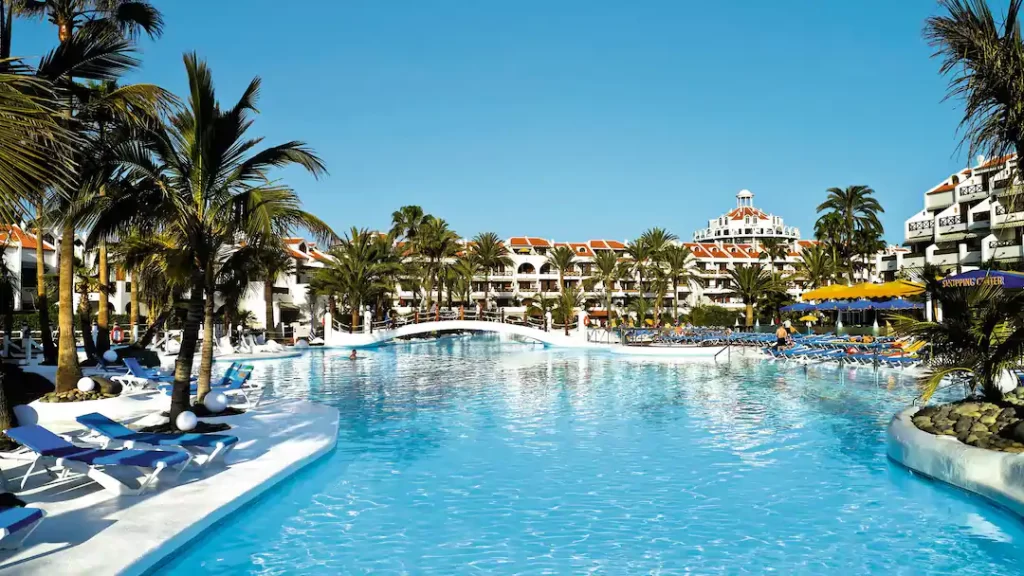 toddler friendly hotel in tenerife with a splash park