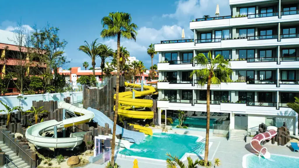 toddler friendly hotel in Tenerife with a waterpark