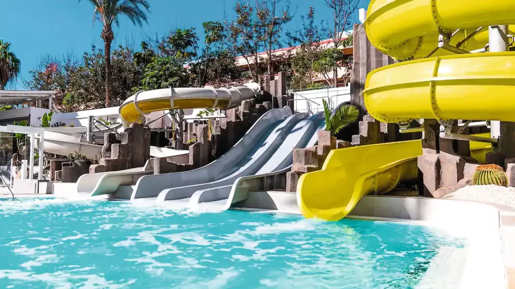 toddler friendly hotel in Tenerife with a waterpark