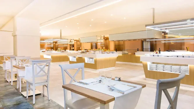 toddler friendly hotel near the beach spain