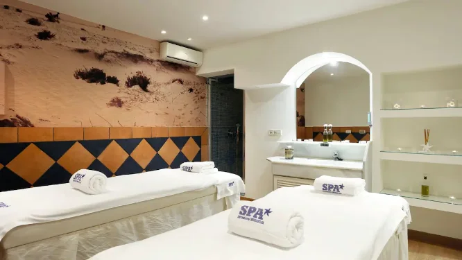 toddler friendly hotel near the beach spain