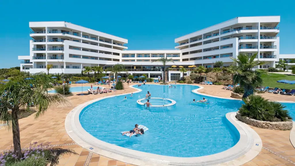 baby and toddler friendly hotel in portugal with a splash park