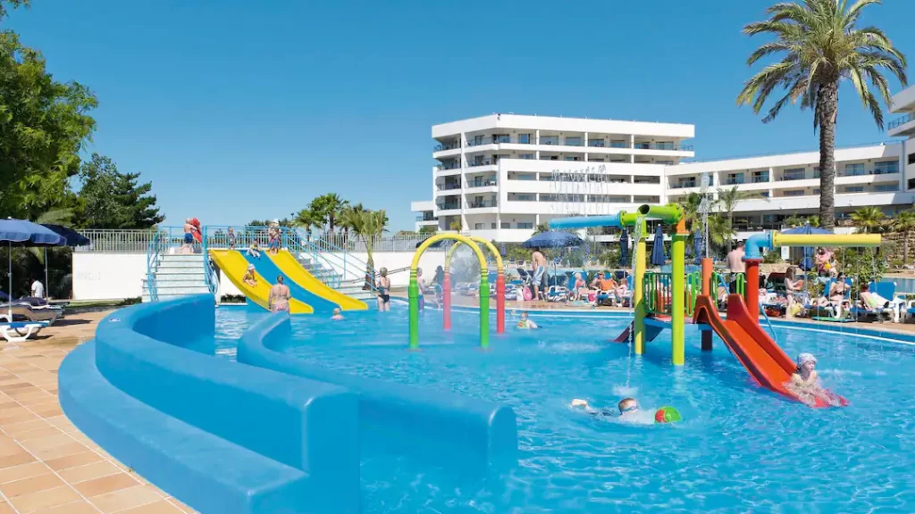 baby and toddler friendly hotel in portugal with a splash park