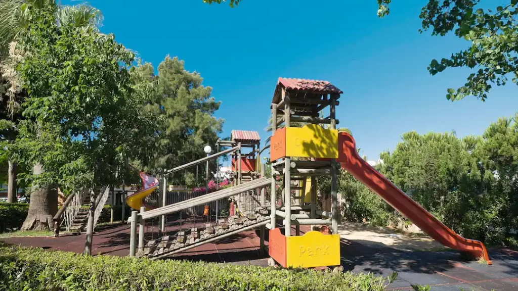 baby and toddler friendly hotel with a splash park in portugal