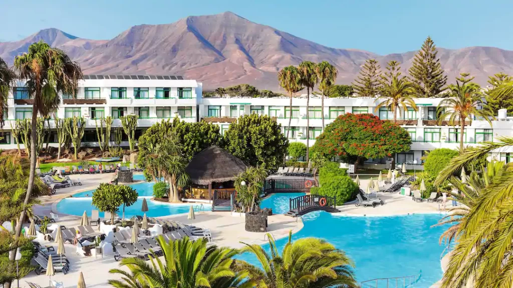 toddler friendly hotel in Lanzarote with waterslides