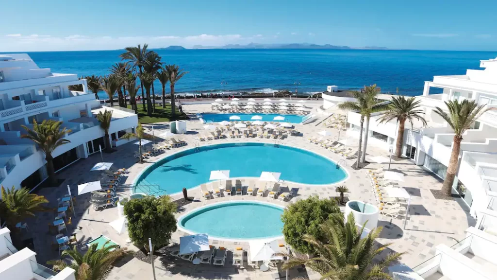 toddler friendly hotel in lanzarote with a splash park